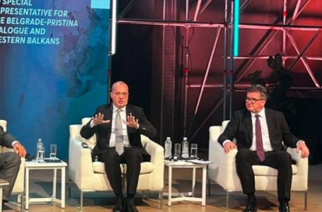 Kryediplomati shqiptar Igli Hasani përplaset me Miroslav Lajçak