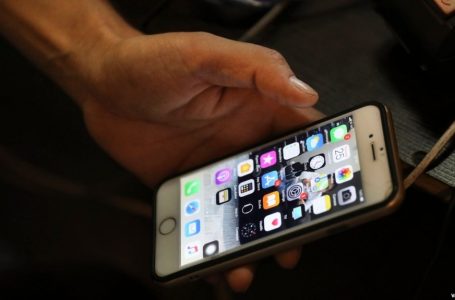 Rritet përqindja e njerëzve që po u shmangen lajmeve