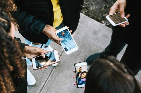 Një studim i ri thotë se përdorimi i tepërt i rrjeteve sociale mund të shkaktojë makthe