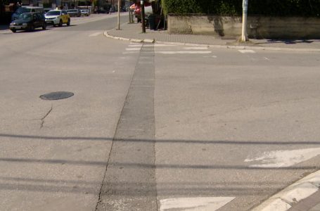 Humbje e dukshmërisë së shenjave horizontale në disa rrugë të qytetit