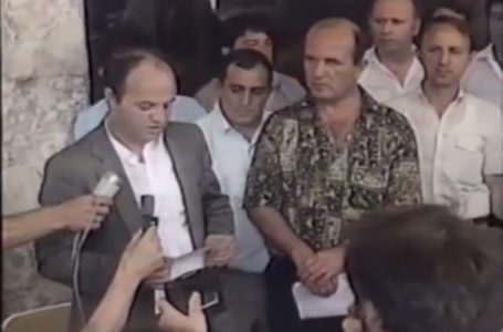 ​34 vjet nga Deklarata Kushtetuese e 2 Korrikut
