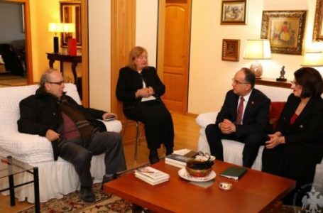 Begaj për vdekjen e Kadaresë: Shqiptarët humbën sot emancipuesin e tyre shpirtëror