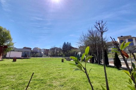Sot temperaturat arrijnë deri në 37 °C