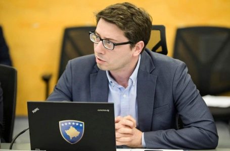 Ligji i pagës minimale, Murati akuzon Kushtetuesen për vonesë në publikimin