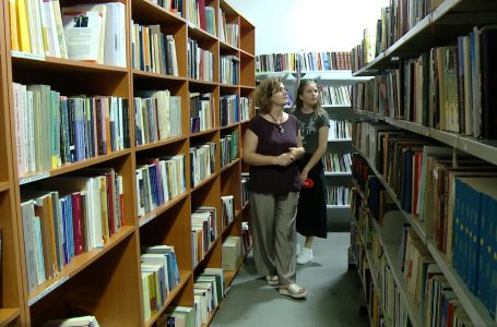 Aty ku pasioni takohet me të mësuarit, biblioteka për lexuesit e zellshëm