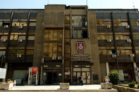 Çiftet që bëjnë kurorëzim duhet edhe të fotografohen bashkë sipas ligjit të ri