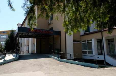 Ndërron jetë një 3 vjeçar, dyshohet se është goditur nga një derë e hekurit