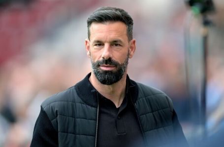 Van Nistelrooy bëhet ndihmës-trajner te Manchester United