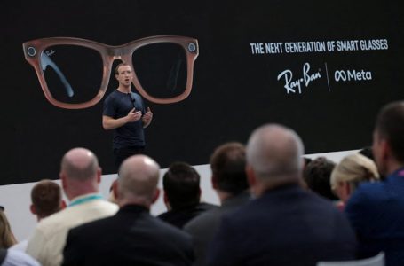 Mark Zuckerberg parashikon një të ardhme ku pothuajse të gjithë do të mbajnë syze inteligjente me AI