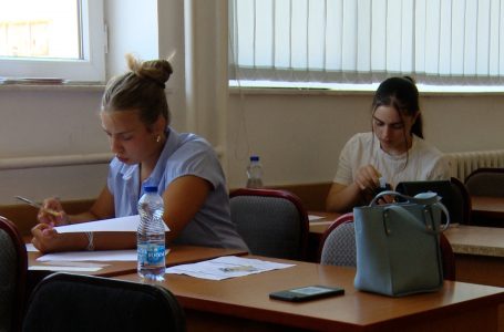 Në universitetin “Fehmi Agani” u mbajt provimi pranues për Gjuhë Angleze përkthim dhe interpretim