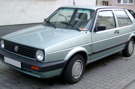 Cila makinë është më e mirë se golf 2?