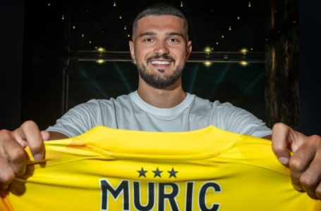 Aro Muric prezantohet te skuadra e re