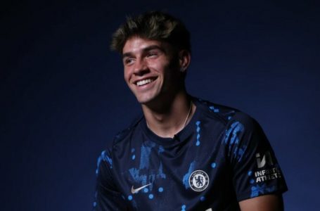 Zyrtare: Chelsea kompleton transferimin e Marc Guiu nga Barcelona