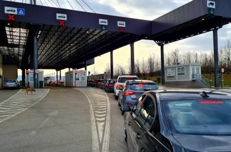 Kolona te Dheu i Bardhë dhe në Merdar, pritjet deri në 1 orë për të dalë nga Kosova