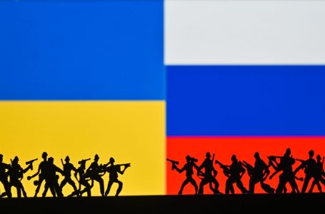 Ukraina: Jemi të gatshëm të fillojmë bisedimet e paqes me Rusinë