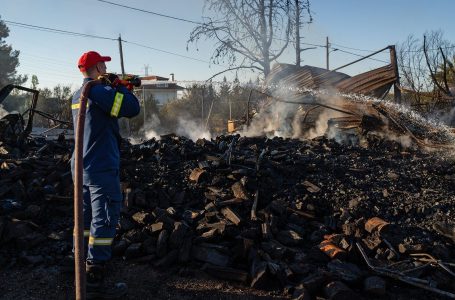 Greqia trajton zjarrin e fundit pranë Athinës, vlerëson dëmet