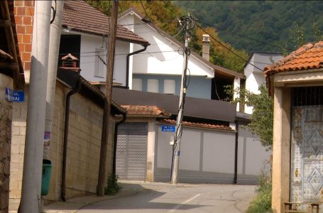 Banorët e fshatit Batushë thonë se kanë probleme me ndriçimin publik për rreth 2 vite