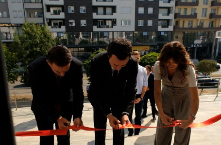 Kryeministri Kurti me bashkëpunëtorë përurojnë objektin e ri të Gjykatës Themelore