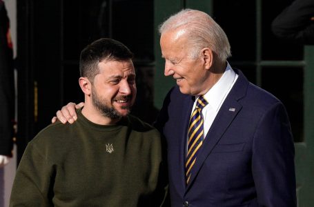 Biden dhe Zelenskiy bisedojnë ndërsa Ukraina përgatitet për të shënuar ditën e pavarësisë