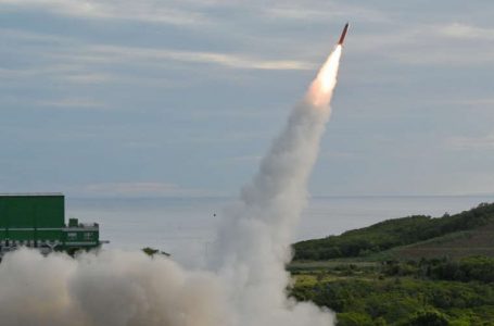 Tajvani tregon fuqinë e raketave në një testim