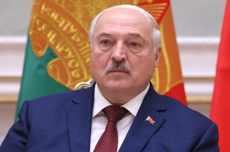 Lukashenko thotë se gati një e treta e ushtrisë është dërguar në kufirin me Ukrainën