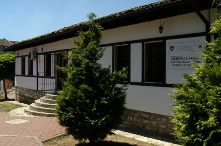 Drejtoria e Arsimit në Gjakovë shpreh ngushëllime për vdekjen e tre të rinjve