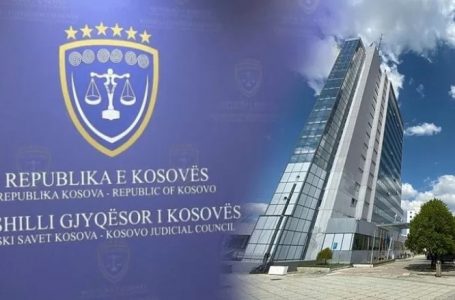 Drafti për kodin e veshjes në gjyqësorin e Kosovës: Funde nën gjunjë, thonjtë me madhësi normale dhe grim natyral