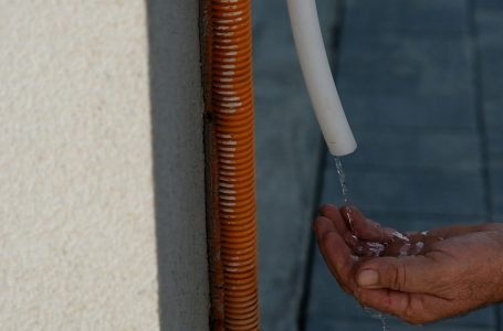 Lagjia Muhadër: Probleme me shtypje të ulët të ujit, ankohen banorët