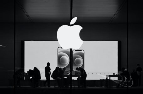 Apple po përgatit një ridizajn të madh të iPhone në 2027?