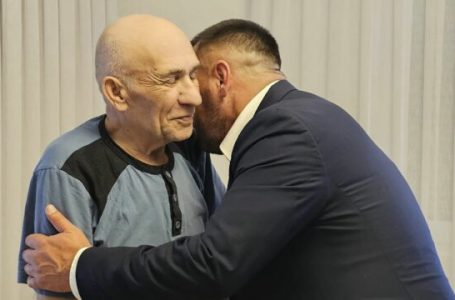 Maqedonci në Gjakovë takon Deli Haxhosajn