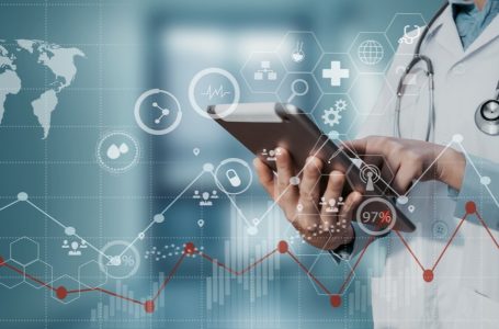 Si inteligjenca artificiale dhe robotika po transformojnë sektorin e shëndetësisë