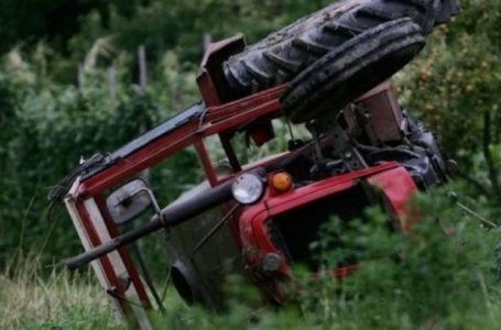 Rrotullohet me traktor, humb jetën një person në Gërqinë të Gjakovës