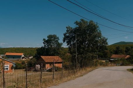 Fshati Prush me reduktime të energjisë elektrike, mungesë të kanalizimit dhe ujit të pijes