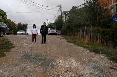 Banorët e lagjes Likova kërkojnë zgjidhje për trotuaret dhe ndriçimin publik
