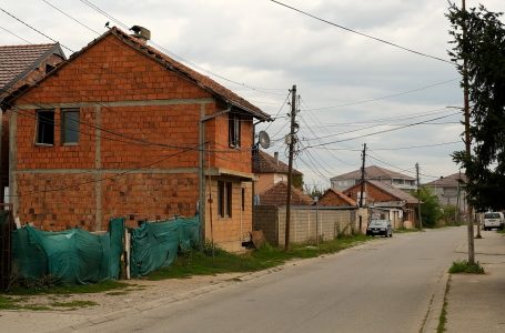 Mungesë e ndriçimit publik në paralagjen Brekoc