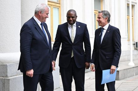 SHBA dhe Britania e Madhe premtojnë rreth 1.5 miliardë dollarë për Ukrainën