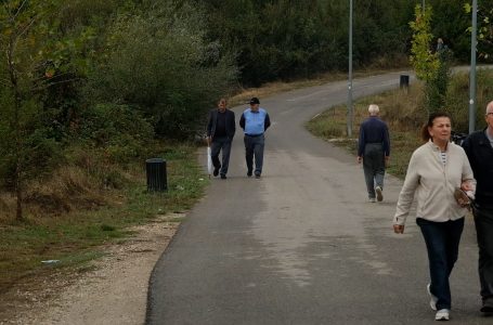Pavarësisht motit, parku i Shkugëzës mbetet i preferuar i qytetarëve