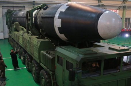 Koreja e Veriut mund të jetë në gjendje të prodhojë një numër dyshifror të armëve bërthamore