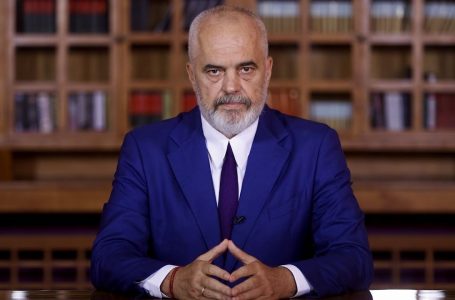 Edi Rama paralajmëron bizneset: Mosdeklarimi i pagave reale është krim