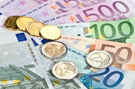 Ministria e Financave publikon udhëzuesin për përfitimin e shtesave për fëmijë dhe lehona