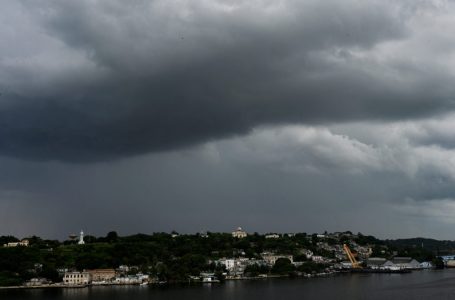 Stuhia ‘Helene’ forcohet ndërsa drejtohet për në Meksikë dhe Florida