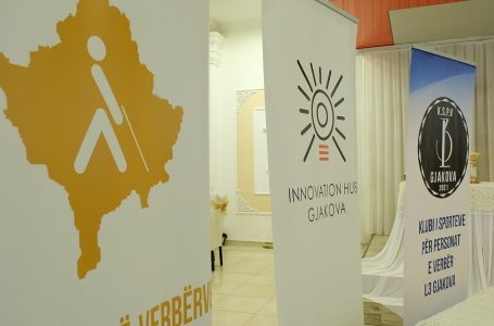 Shënohet “Java e Njeriut me Shkop të Bardhë”
