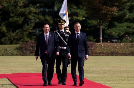 Presidenti polak dhe i Koresë së Jugut takohen ndërsa Pheniani mbështet Rusinë