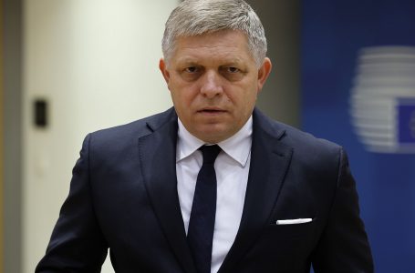 Kryeministri sllovak Robert Fico zotohet të parandalojë ofertën e Ukrainës në NATO gjatë kohës që është në detyrë