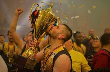 Dardan Berisha zyrtarisht lojtar i lirë, regjistrohet nga Peja