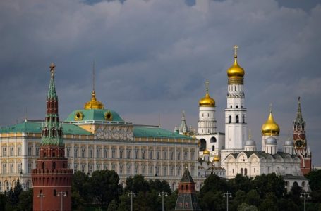 Raportohet se ushtria ukrainase lëshoi dronë drejt Moskës dhe fabrikës ruse të armëve