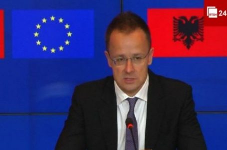 Kryediplomati hungarez: Shqipëria ka bërë progres, BE të marrë hapa urgjent