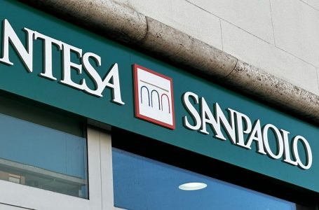 Inteligjenca artificiale dhe dixhitalizimi për të eliminuar 9000 vende pune në Intesa Sanpaolo