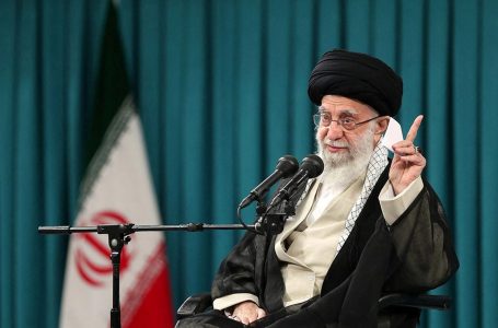 Khamenei i thotë Perëndimit të “zhduket”