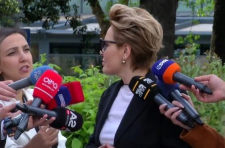 ​Pas raportimeve për detyrim paraqitje, reagon Monika Kryemadhi